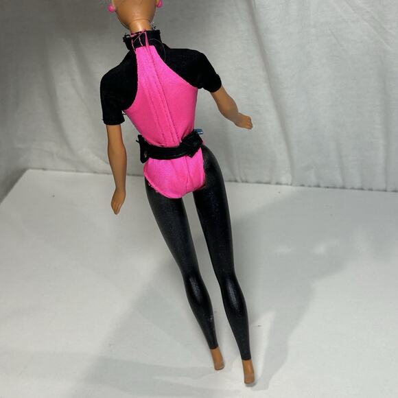 Mattel 1996 Ocean Friends Sea World Barbie Doll With Outfit Color Changing Legs - Picture 3 of 4